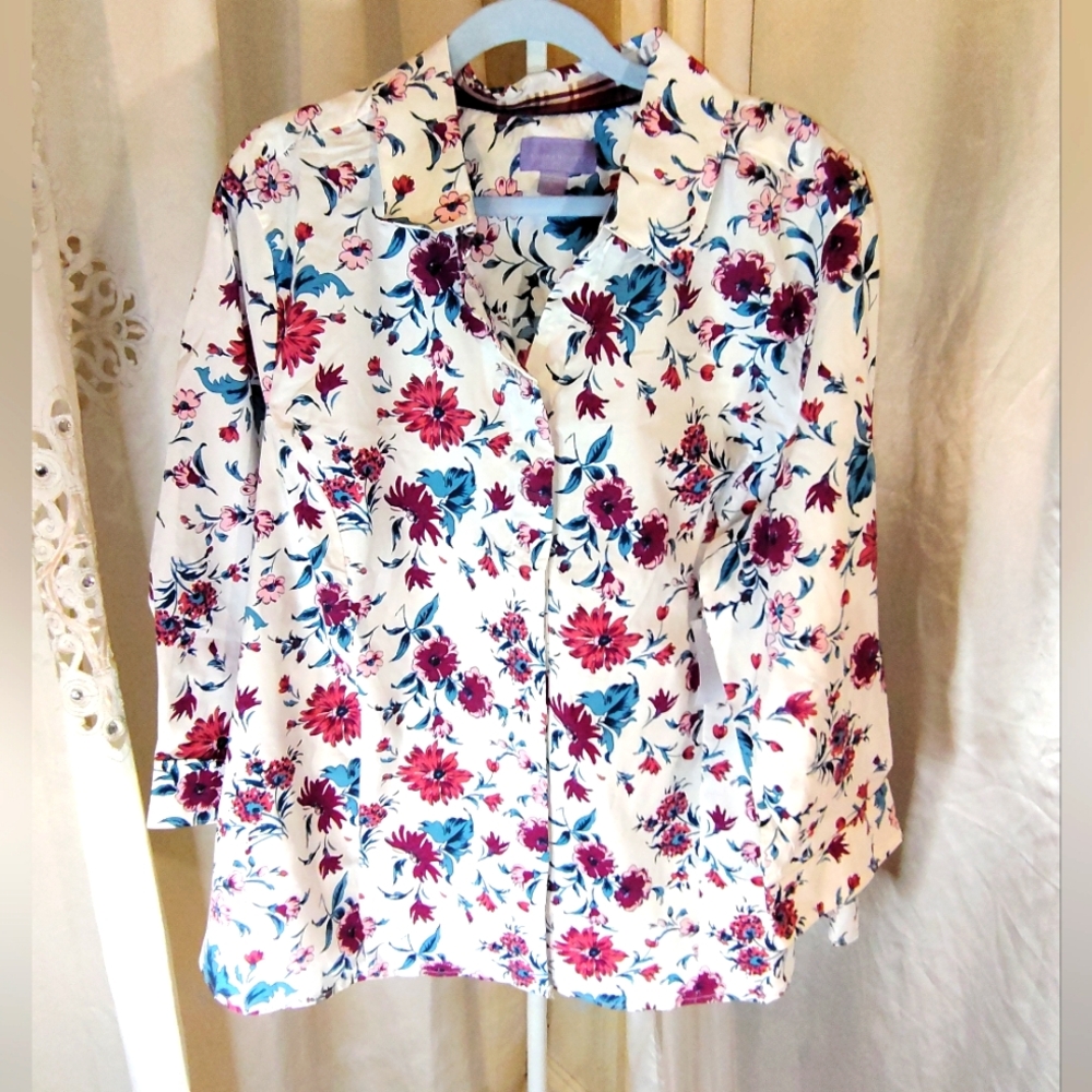 NWT LAURA SCOTT Top, 3/4 length sleeves